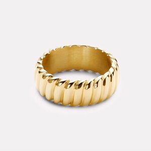 Gold Statement Ring - Size 9